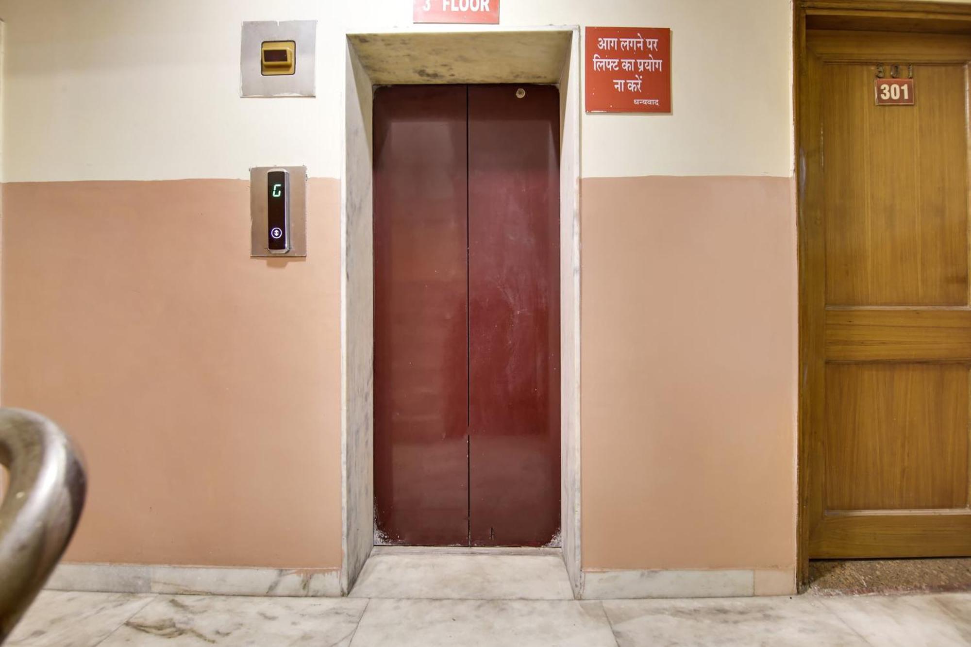 Hotel O Sunshine Palace Delhi Zewnętrze zdjęcie