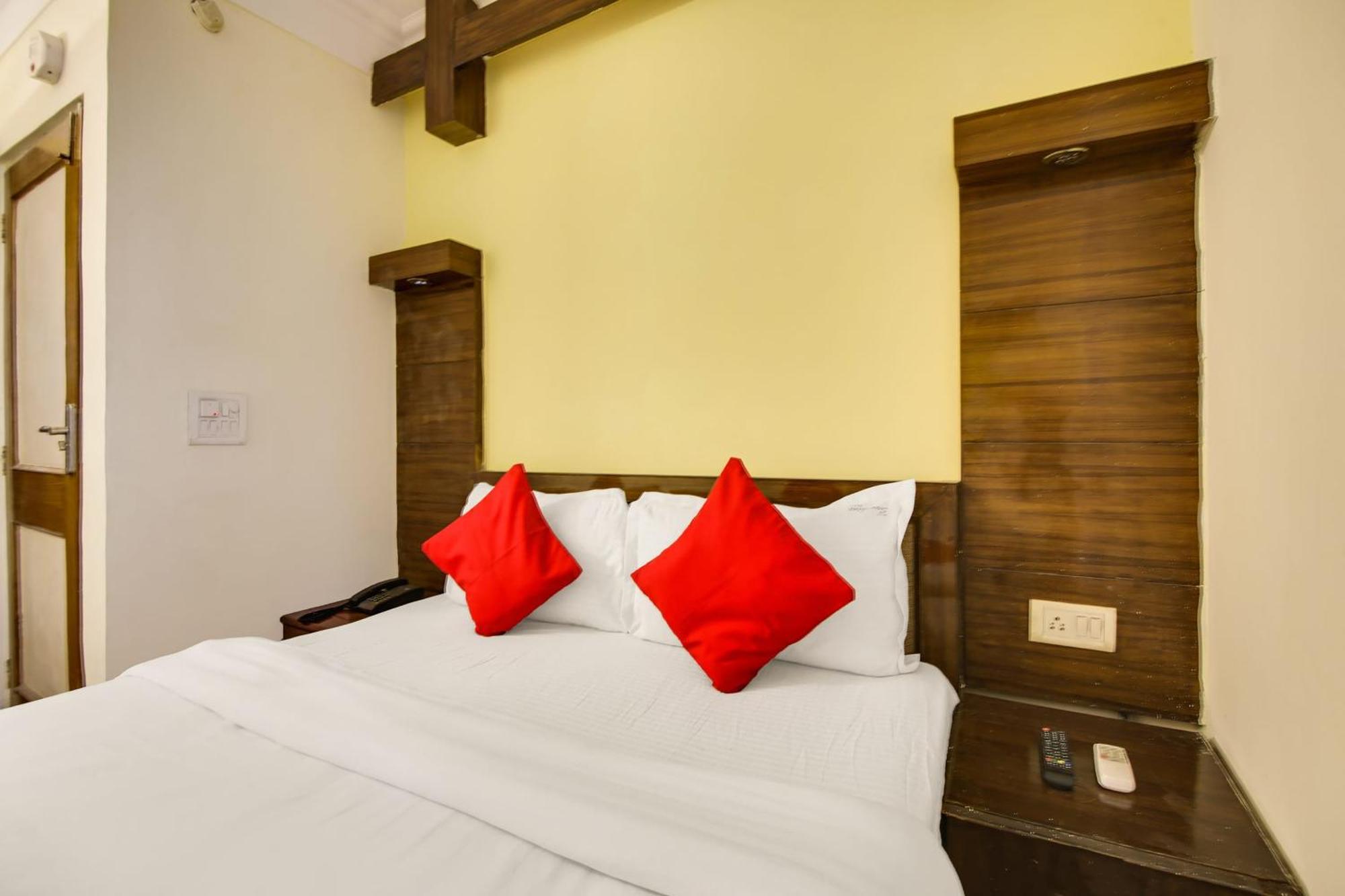 Hotel O Sunshine Palace Delhi Zewnętrze zdjęcie