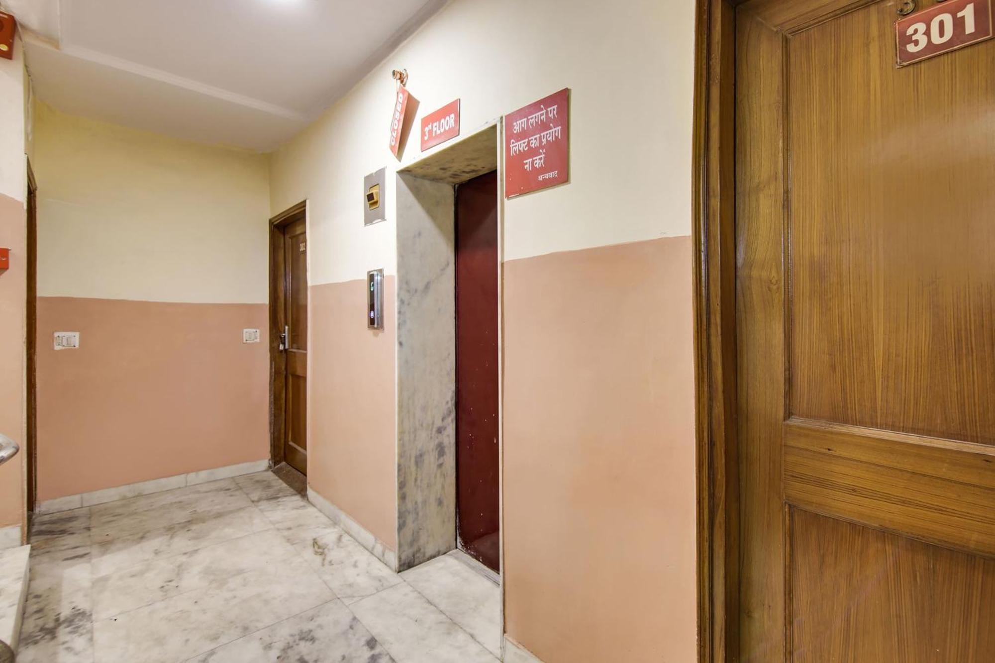 Hotel O Sunshine Palace Delhi Zewnętrze zdjęcie