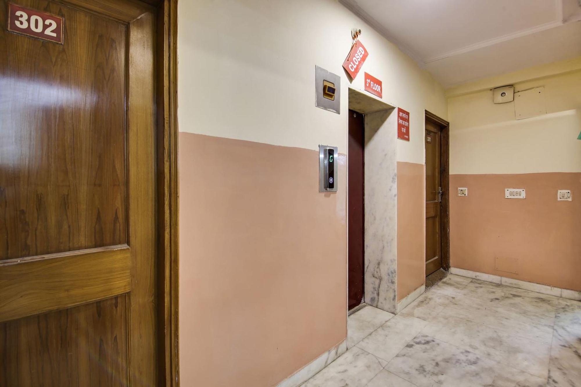 Hotel O Sunshine Palace Delhi Zewnętrze zdjęcie